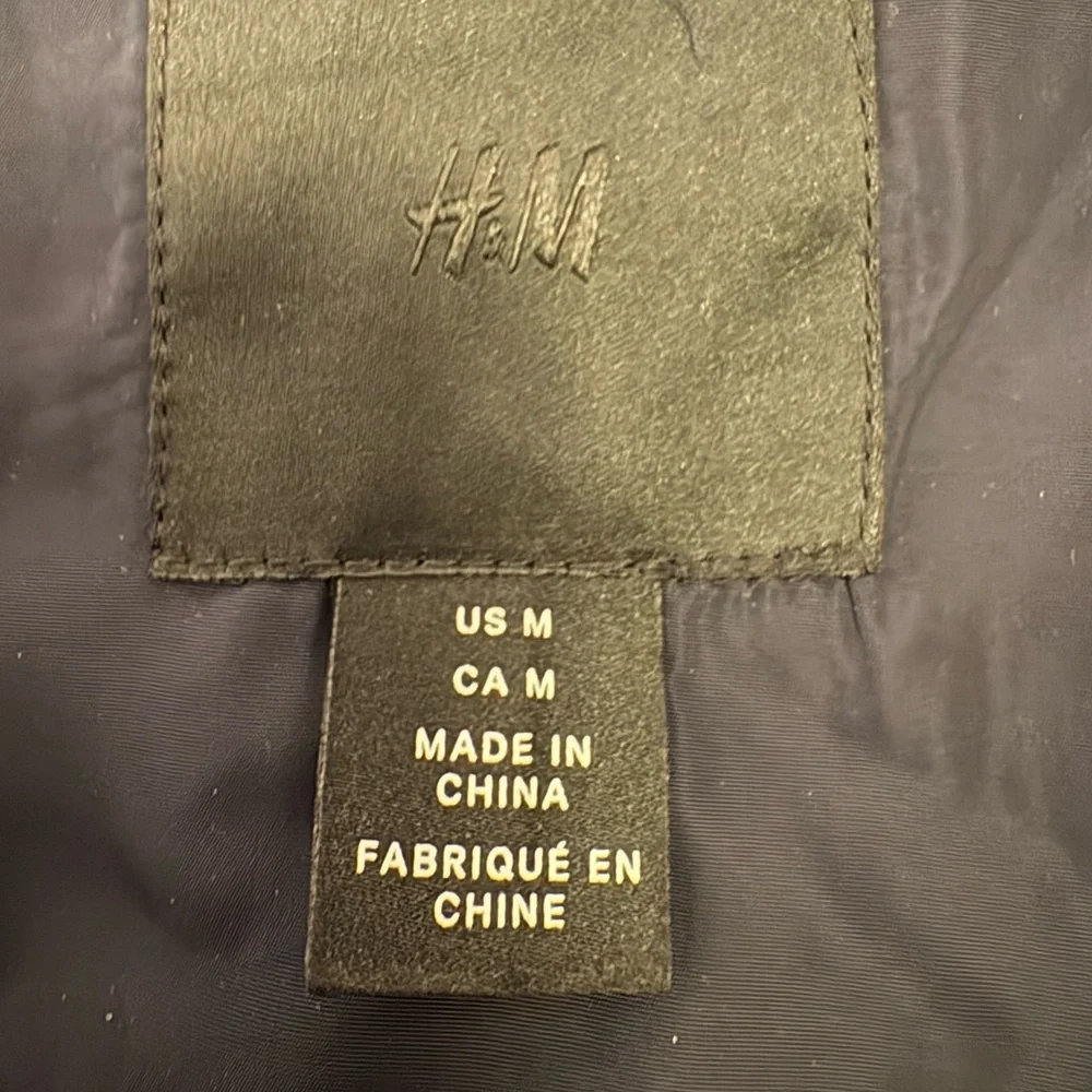 H&M Navy Quilted Lightweight Hiking Jacket Zip Front Utility Coat Sz Medium - Picture 4 of 10